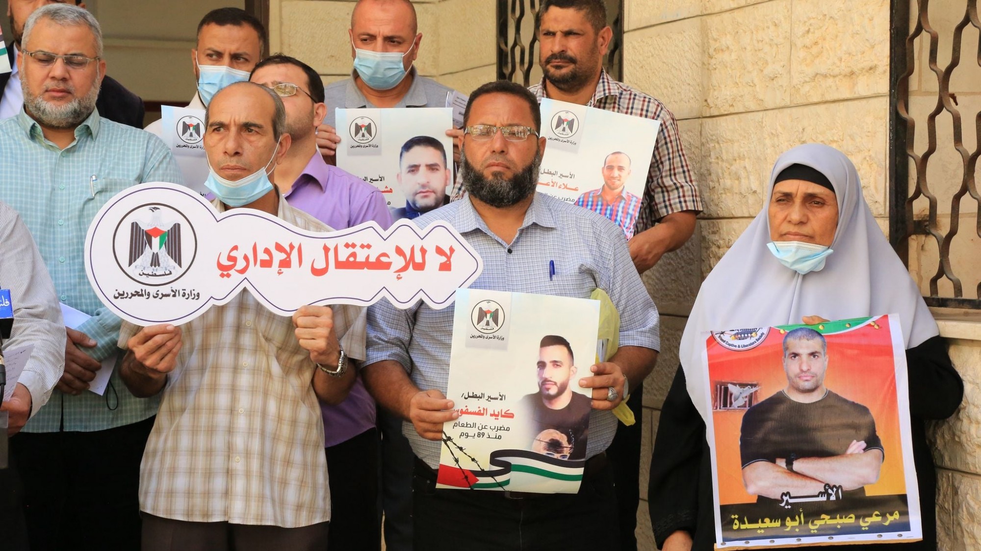 أبو كرش: نتابع بقلق شديد الأوضاع الخطيرة التى وصل لها الأسرى المضربين عن الطعام-2
