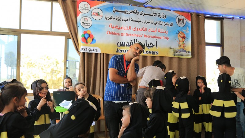 رحلة الزهرات من أبناء الأسرى في اليوم الثانى مع استمرار الفقرات الترفيهية المتنوعة ورسم البسمة والفرح على وجوههم.-1