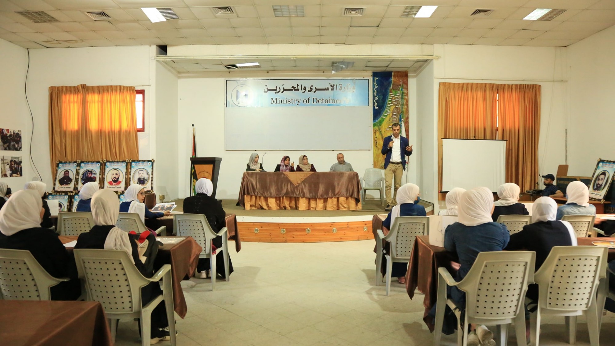 وزارة الأسرى تستقبل مجموعة طالبات من مدرسة شادية أبو غزالة الثانوية للبنات-3