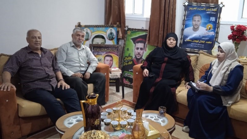 وزارة الأسرى والمحررين تزور عدد من عوائل الأسرى من محافظة خانيونس