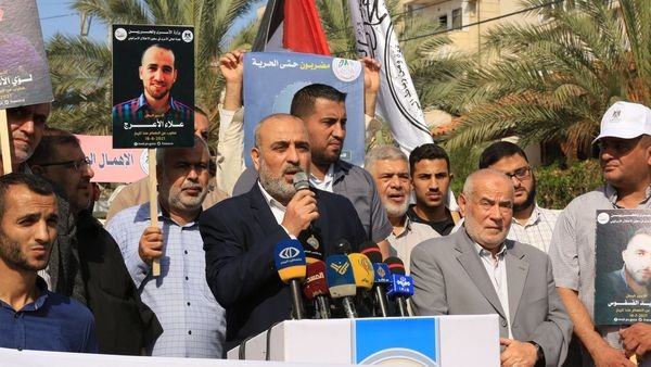 كلمة ا. بهاء المدهون خلال وقفة الدعم والإسناد مع الأسرى الإداريين المضربين عن الطعام