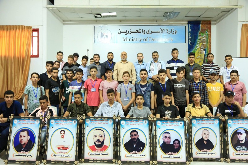 وزارة الأسرى والمحررين تستقبل وفدا طلابياً من أشبال مخيم الرواحل الثانوي