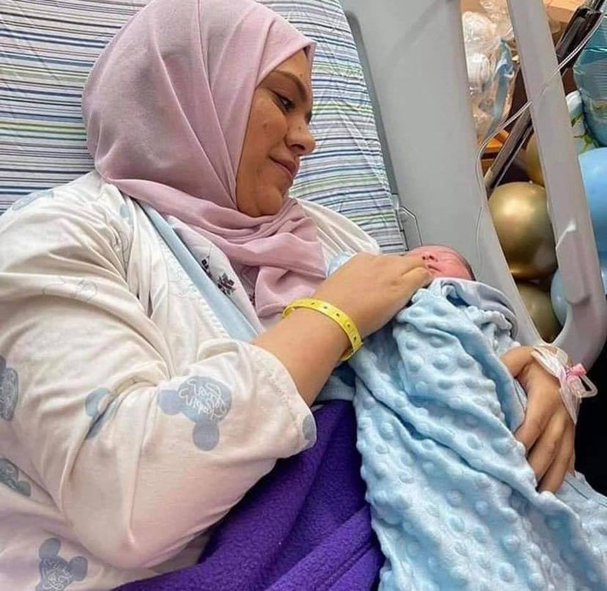 الأسيرة المحررة أنهار الديك تضع مولودها بمشفى في رام الله